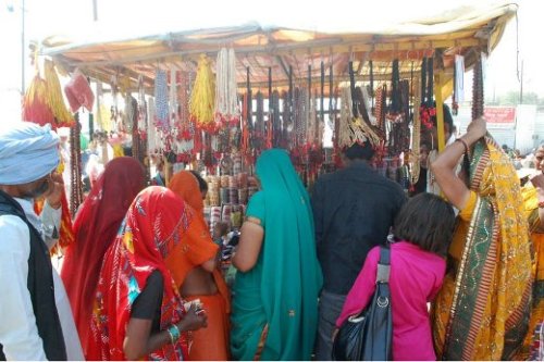 De compras en Allahabad. Foto: Kumbh Mela Allahabad